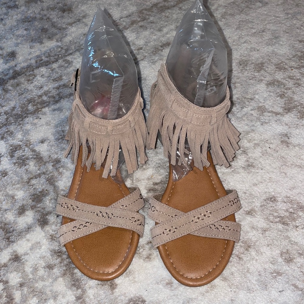 Minnetonka Boho Suede Fringed Sandals Sz 6 EUC